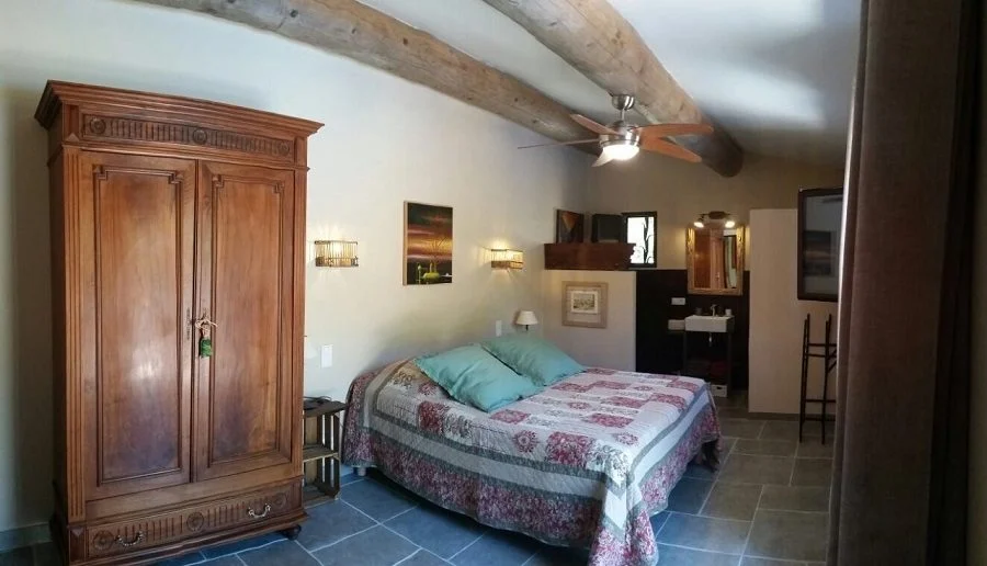 Luberon villages Provence France Rent-Our-Home rentourhomeinprovence Lourmarin Casellas