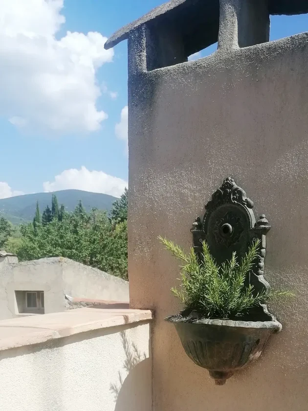 Le Nid D'hirondelles