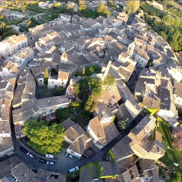 Luberon villages Provence France Rent-Our-Home rentourhomeinprovence Lourmarin