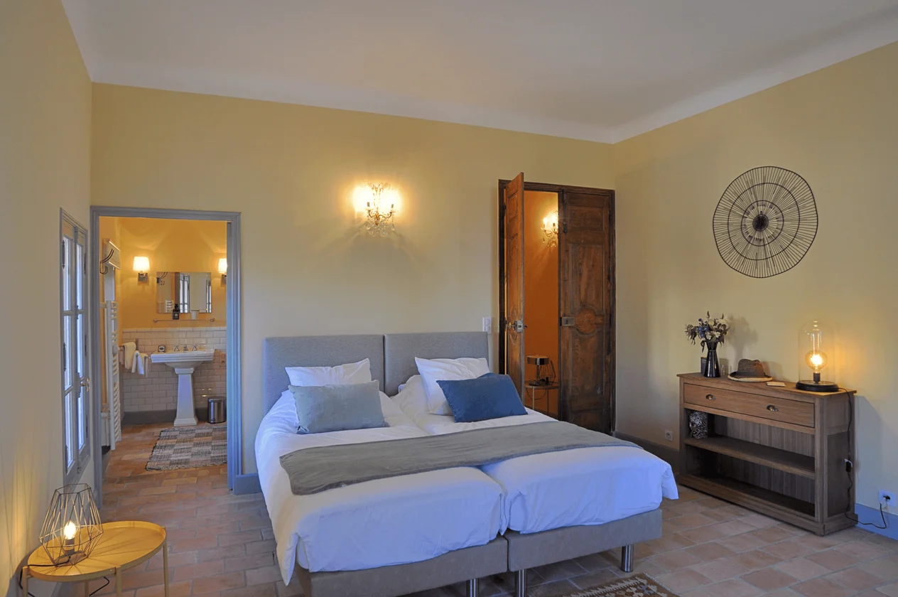 Luberon villages Provence France Rent-Our-Home rentourhomeinprovence Lourmarin Manoir de Lourmarin