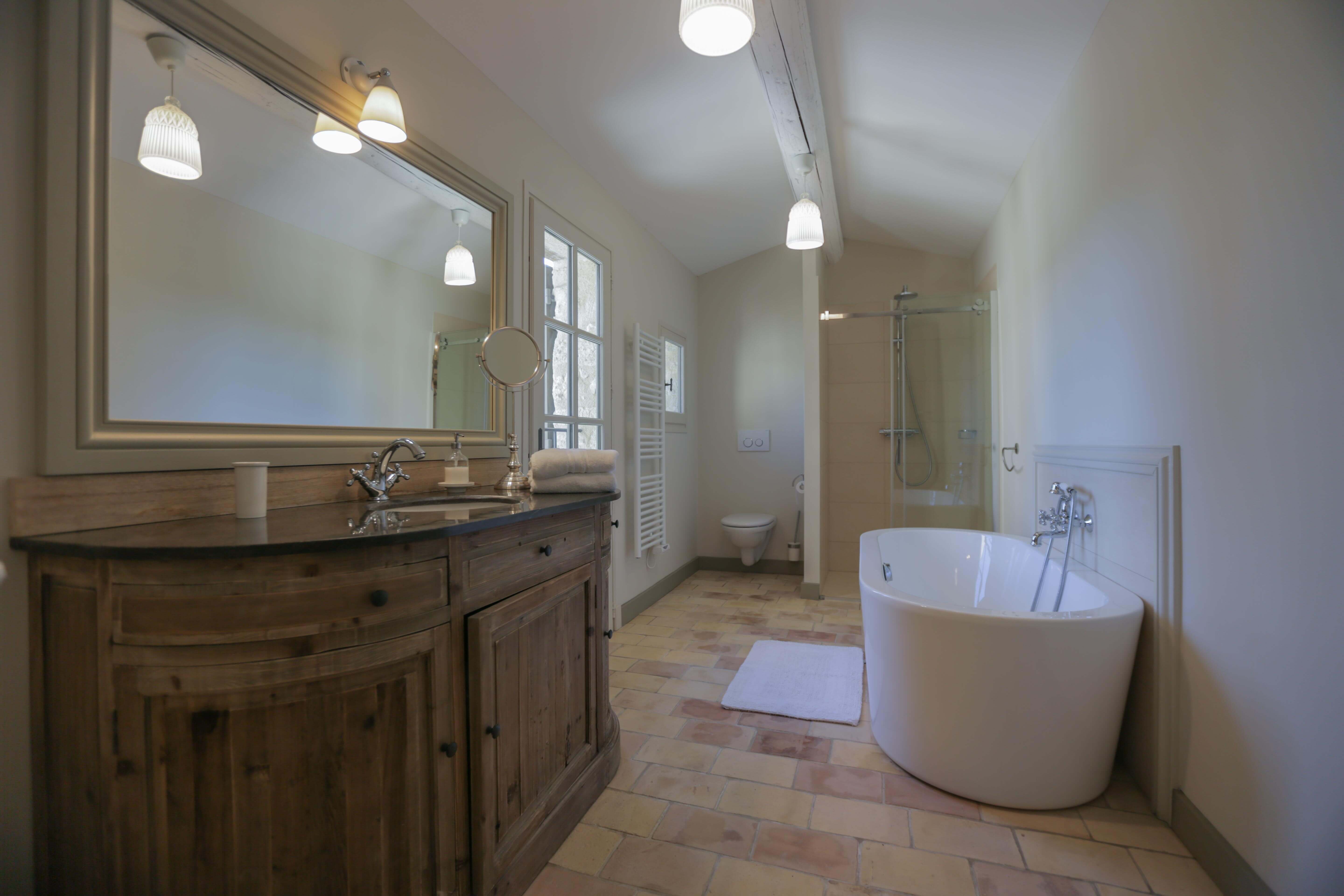 Luberon villages Provence France Rent-Our-Home rentourhomeinprovence Lourmarin Les Trois Clefs Ansouis