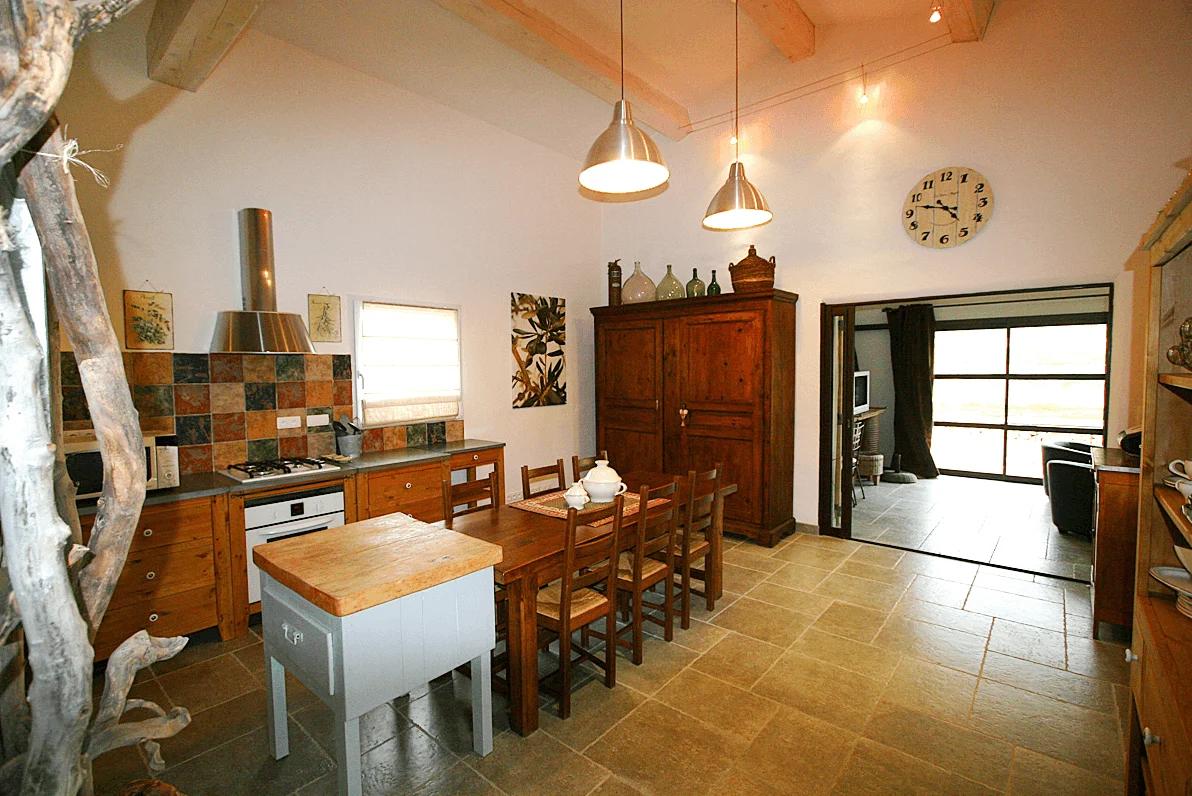 Luberon villages Provence France Rent-Our-Home rentourhomeinprovence Lourmarin Casellas