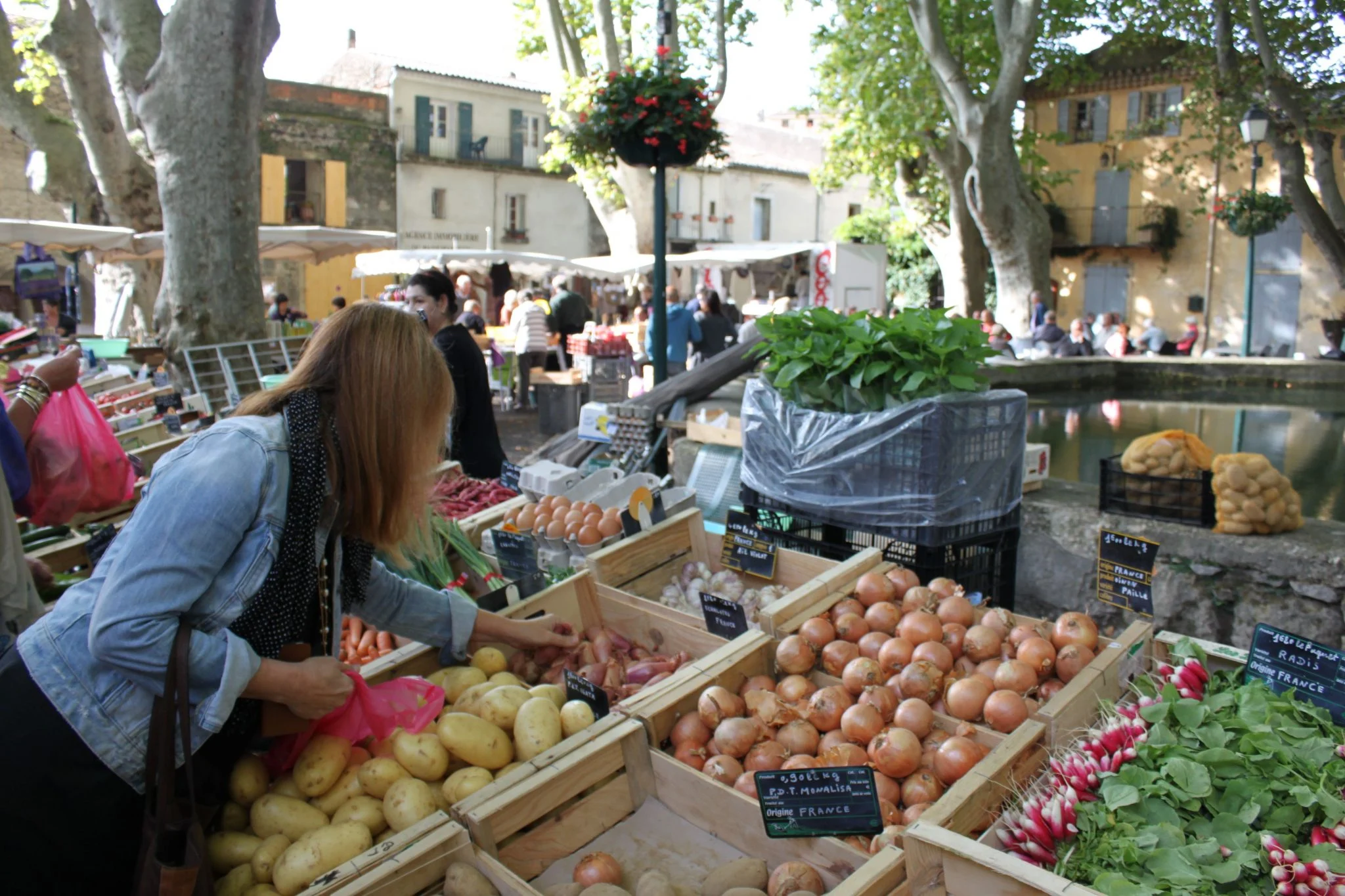 Market Cucuron Provence Lourmarin Rent-Our-Home