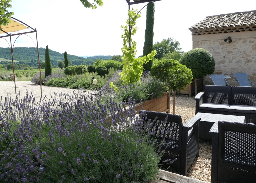 Luberon villages Provence France Rent-Our-Home rentourhomeinprovence Lourmarin Casellas
