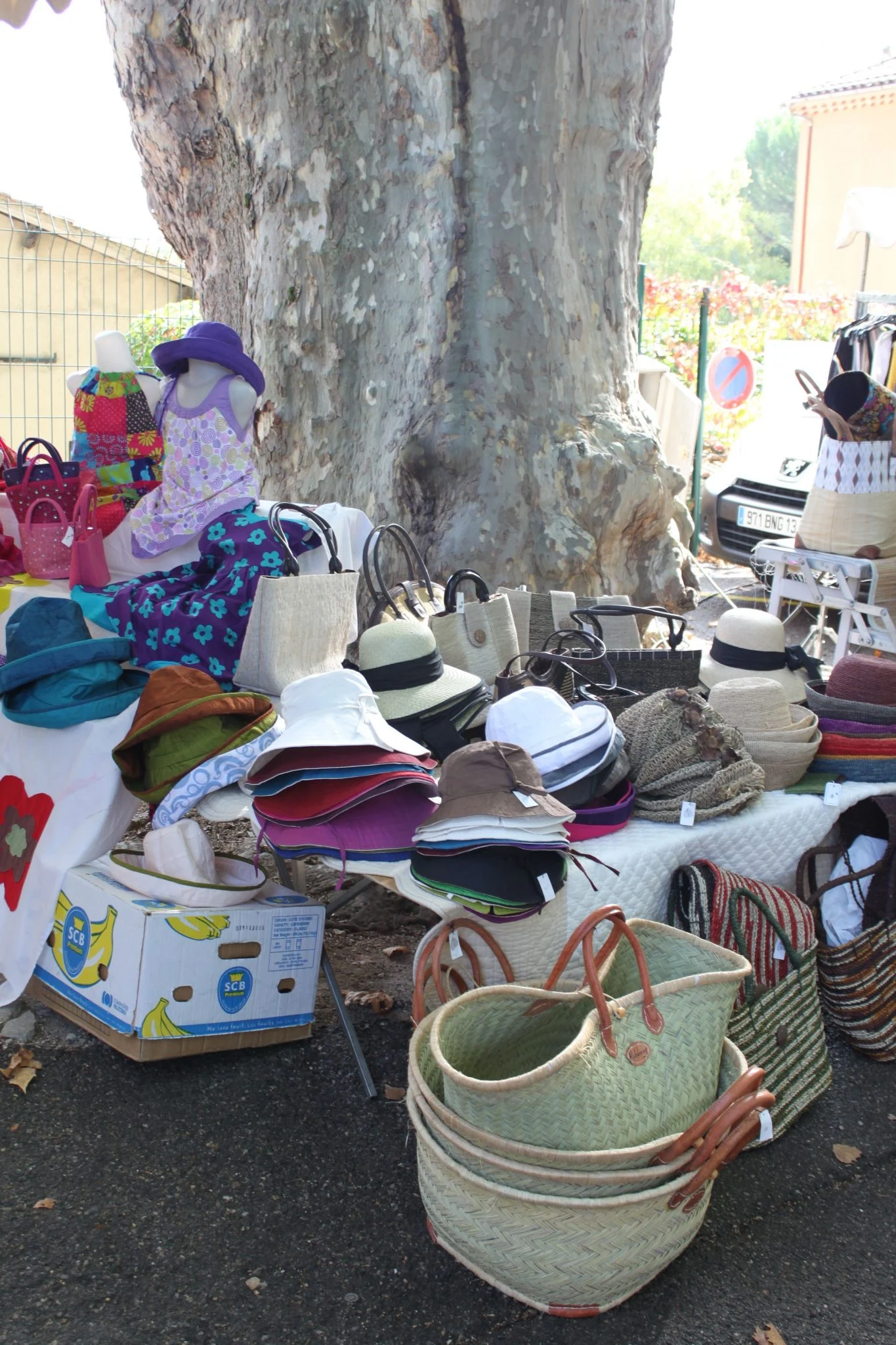 Market Cucuron Provence Lourmarin Rent-Our-Home