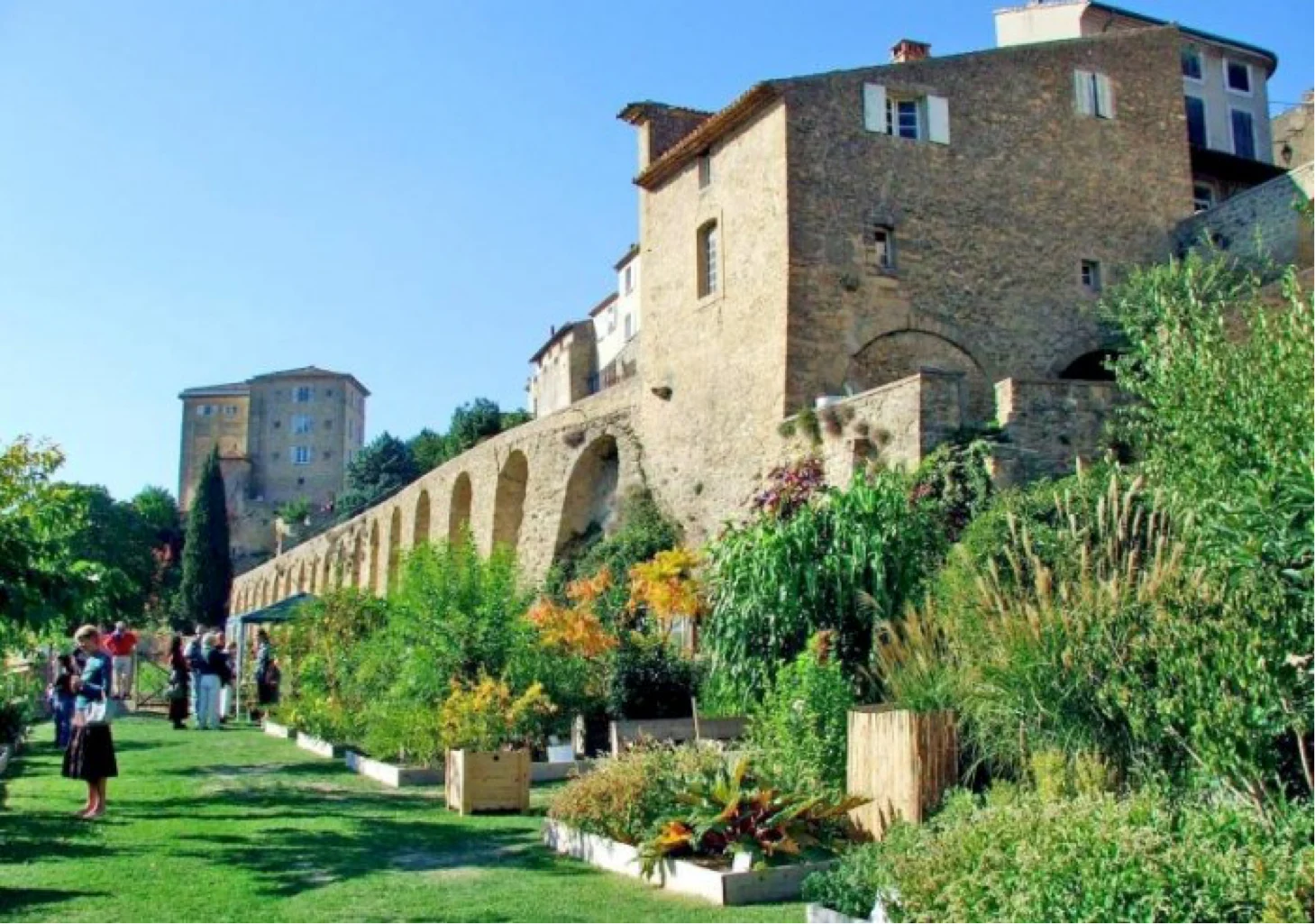 The terraced gardens in front of the Lauris château. Luberon villages Provence France Lourmarin Rent-Our-Home rentourhomeinprovence