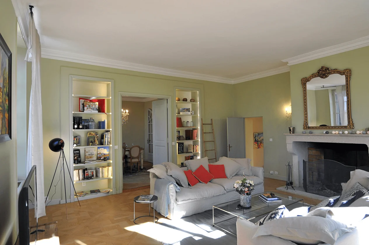 Luberon villages Provence France Rent-Our-Home rentourhomeinprovence Lourmarin Manoir de Lourmarin