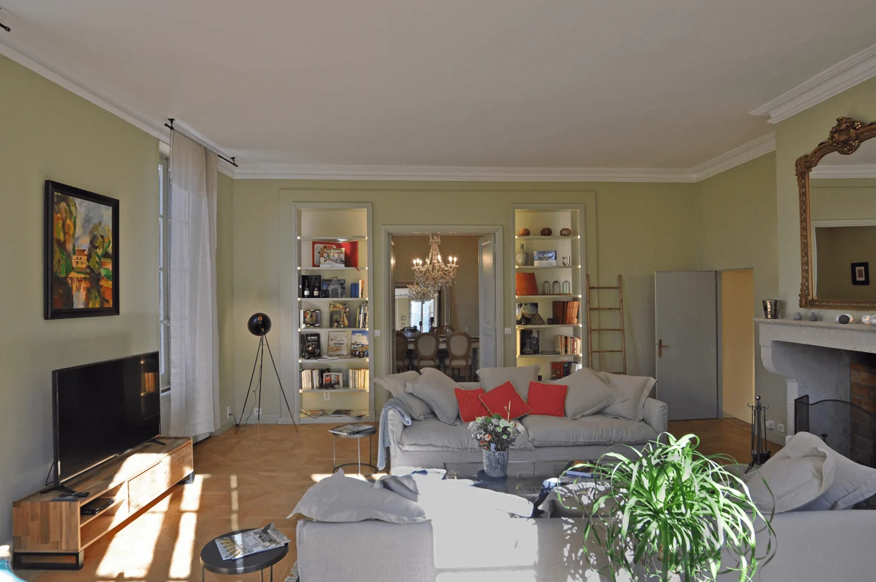 Luberon villages Provence France Rent-Our-Home rentourhomeinprovence Lourmarin Manoir de Lourmarin
