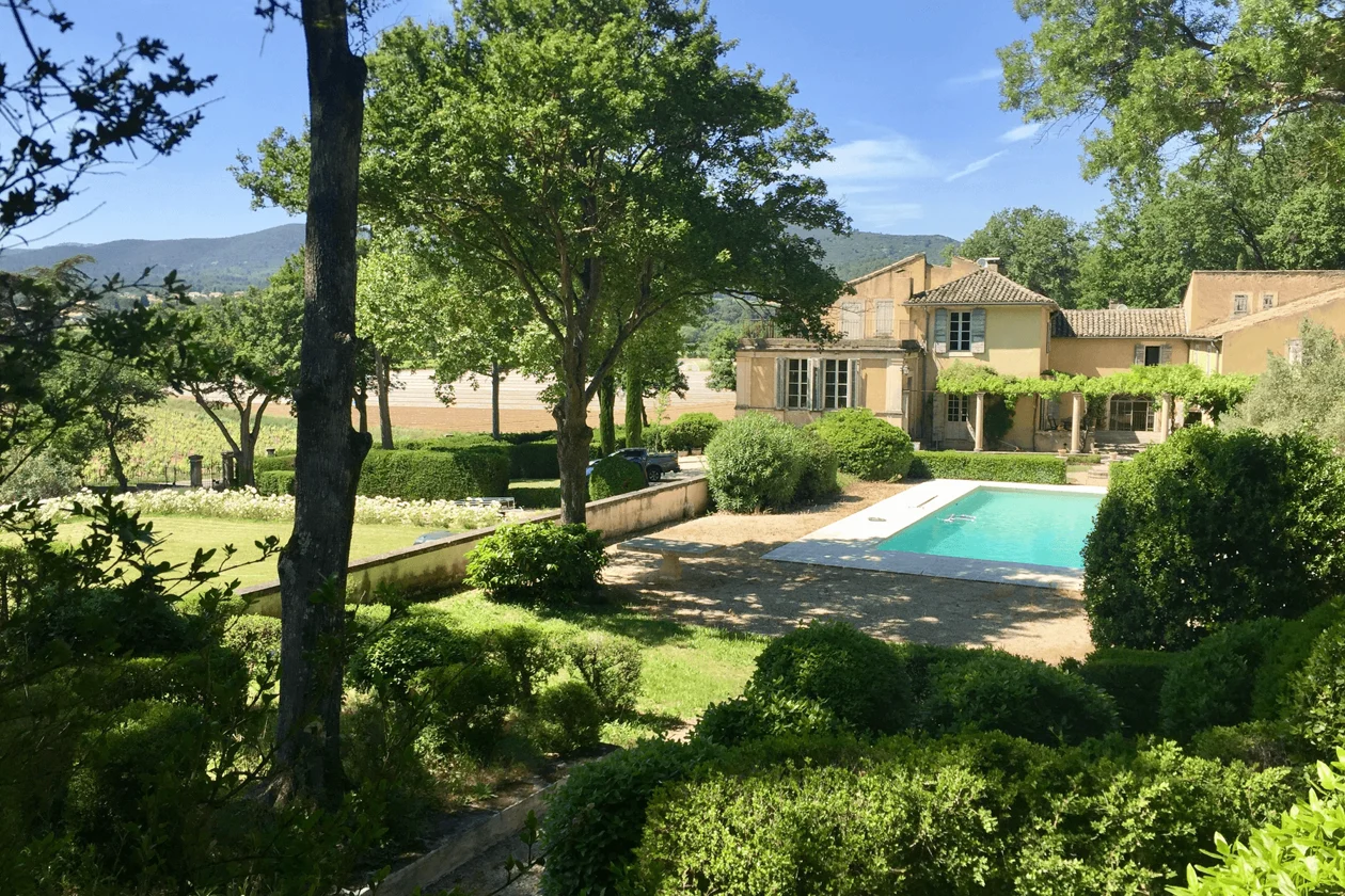 Luberon villages Provence France Rent-Our-Home rentourhomeinprovence Lourmarin chateau