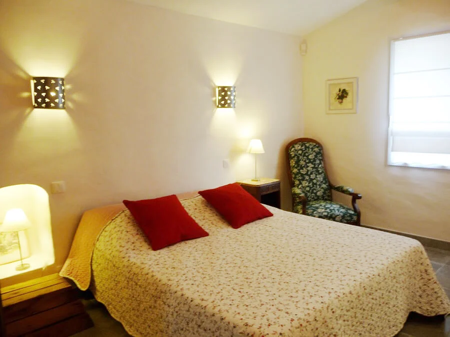 Luberon villages Provence France Rent-Our-Home rentourhomeinprovence Lourmarin Casellas