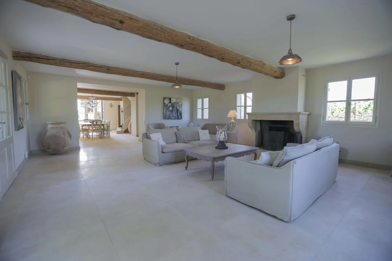 Luberon villages Provence France Rent-Our-Home rentourhomeinprovence Lourmarin Les Trois Clefs Ansouis