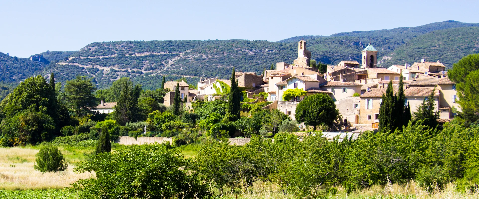 Luberon villages Provence France Rent-Our-Home rentourhomeinprovence Lourmarin chateau