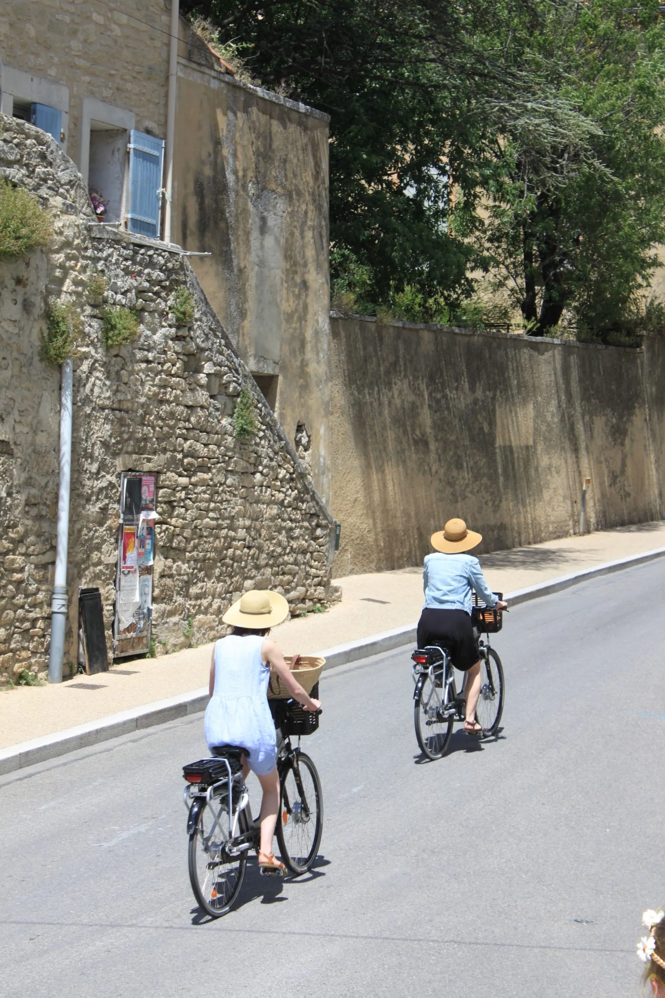 Official cycling route maps Provence bicycling in France Bonnieux