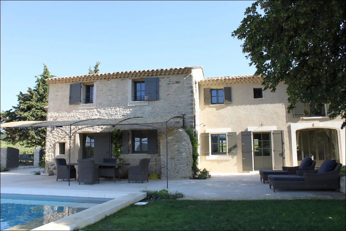 Luberon villages Provence France Rent-Our-Home rentourhomeinprovence Lourmarin Les Trois Clefs Ansouis
