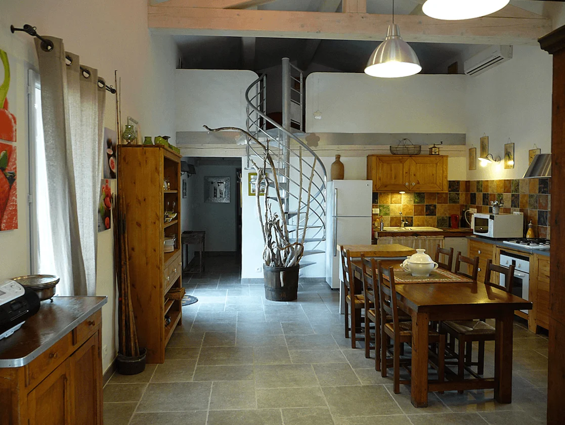 Luberon villages Provence France Rent-Our-Home rentourhomeinprovence Lourmarin Casellas