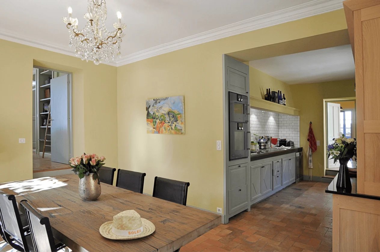 Luberon villages Provence France Rent-Our-Home rentourhomeinprovence Lourmarin Manoir de Lourmarin
