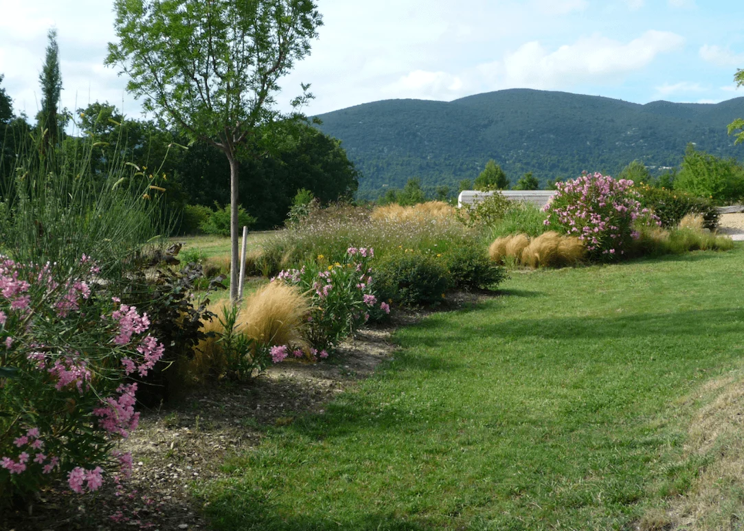 Luberon villages Provence France Rent-Our-Home rentourhomeinprovence Lourmarin Casellas