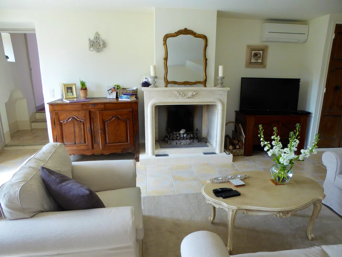 Luberon villages Provence France Rent-Our-Home rentourhomeinprovence Lourmarin Maison des Cerises