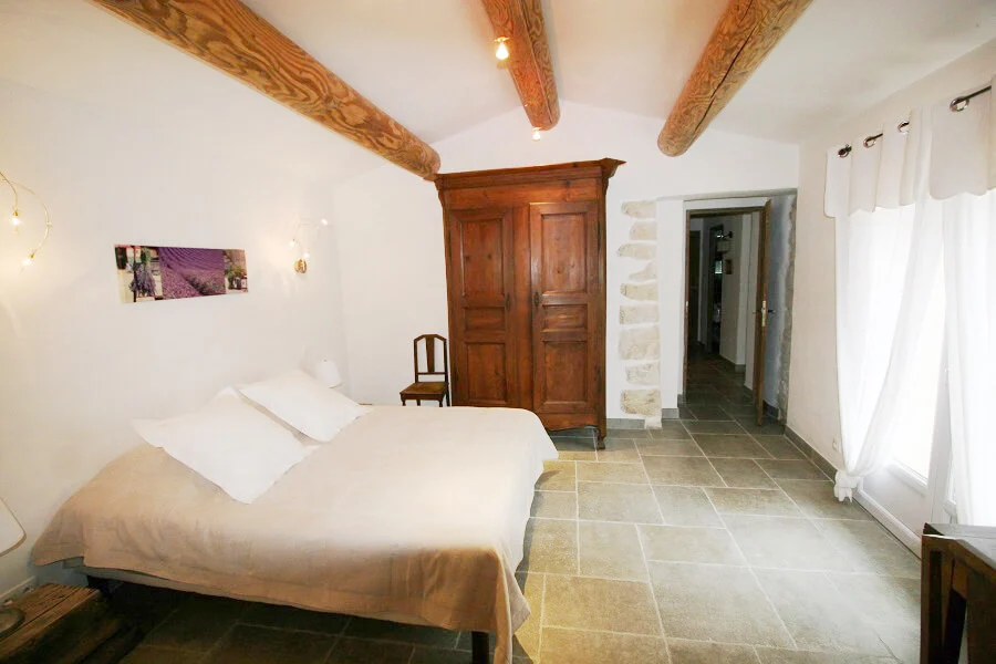Luberon villages Provence France Rent-Our-Home rentourhomeinprovence Lourmarin Casellas