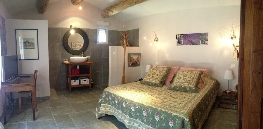 Luberon villages Provence France Rent-Our-Home rentourhomeinprovence Lourmarin Casellas