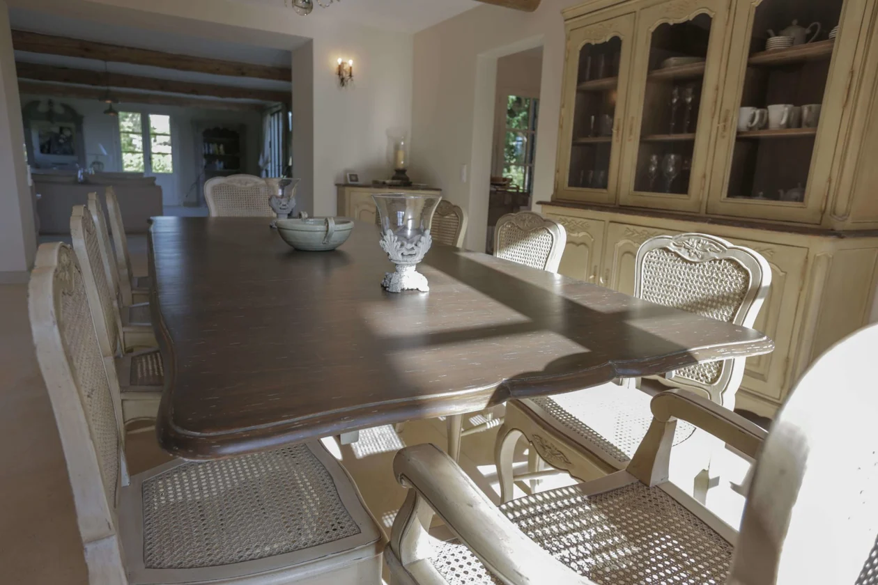 Luberon villages Provence France Rent-Our-Home rentourhomeinprovence Lourmarin Les Trois Clefs Ansouis