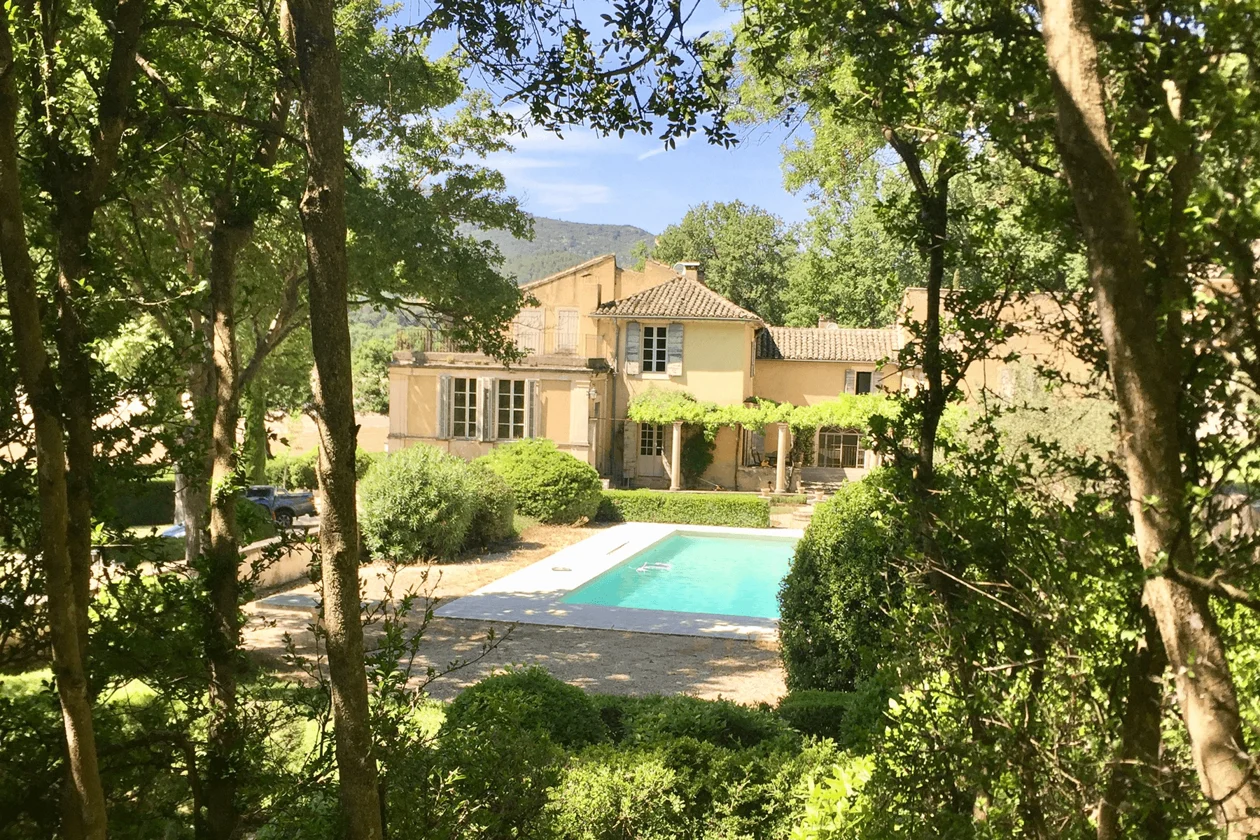 Luberon villages Provence France Rent-Our-Home rentourhomeinprovence Lourmarin Manoir de Lourmarin