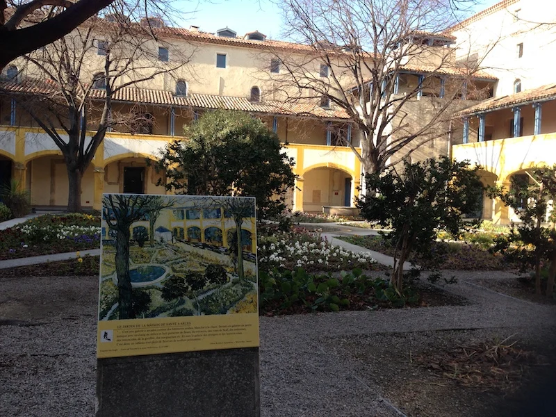 Luberon villages Provence France Rent-Our-Home rentourhomeinprovence Arles Van Gogh