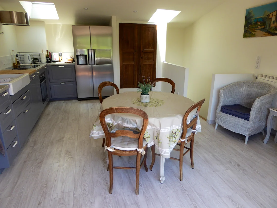 Luberon villages Provence France Rent-Our-Home rentourhomeinprovence Lourmarin Maison des Cerises