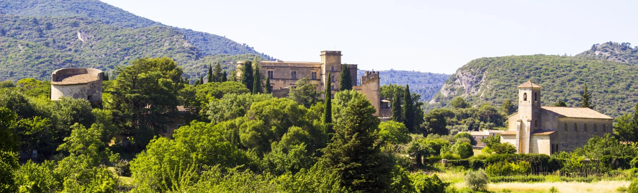 Luberon villages Provence France Rent-Our-Home rentourhomeinprovence Lourmarin chateau