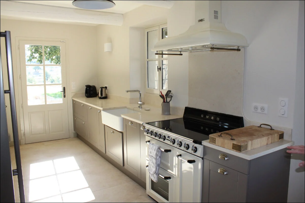Luberon villages Provence France Rent-Our-Home rentourhomeinprovence Lourmarin Les Trois Clefs Ansouis