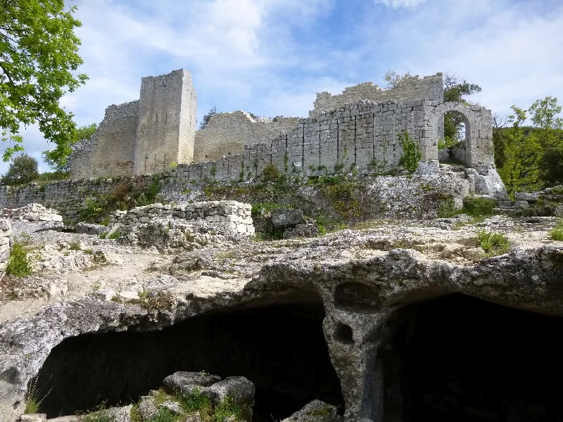 Luberon villages Provence France Lourmarin Rent-Our-Home rentourhomeinprovence Fort Buoux