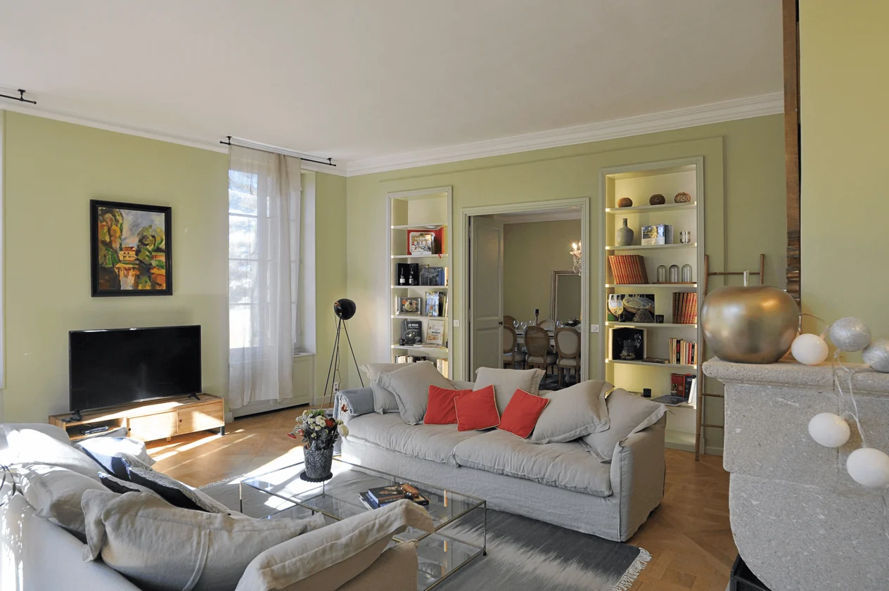 Luberon villages Provence France Rent-Our-Home rentourhomeinprovence Lourmarin Manoir de Lourmarin