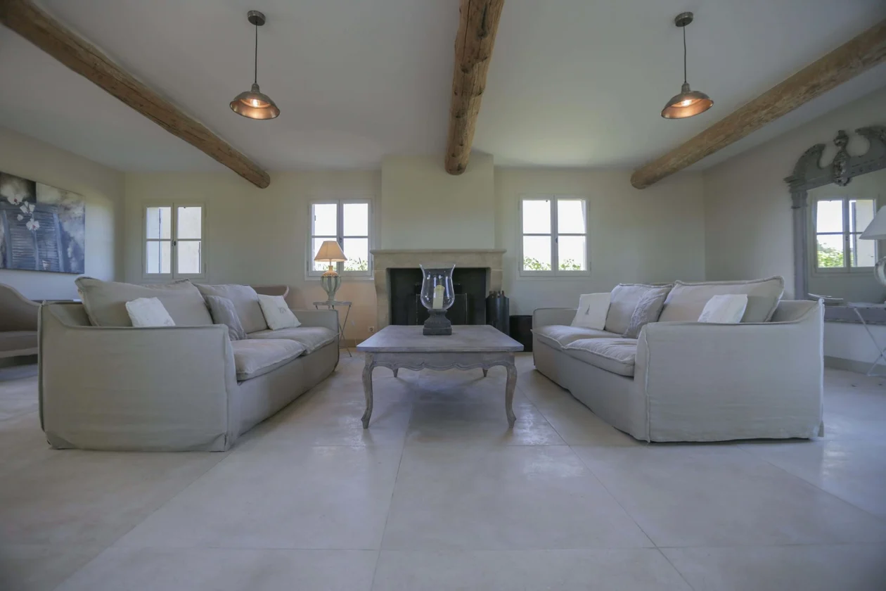 Luberon villages Provence France Rent-Our-Home rentourhomeinprovence Lourmarin Les Trois Clefs Ansouis