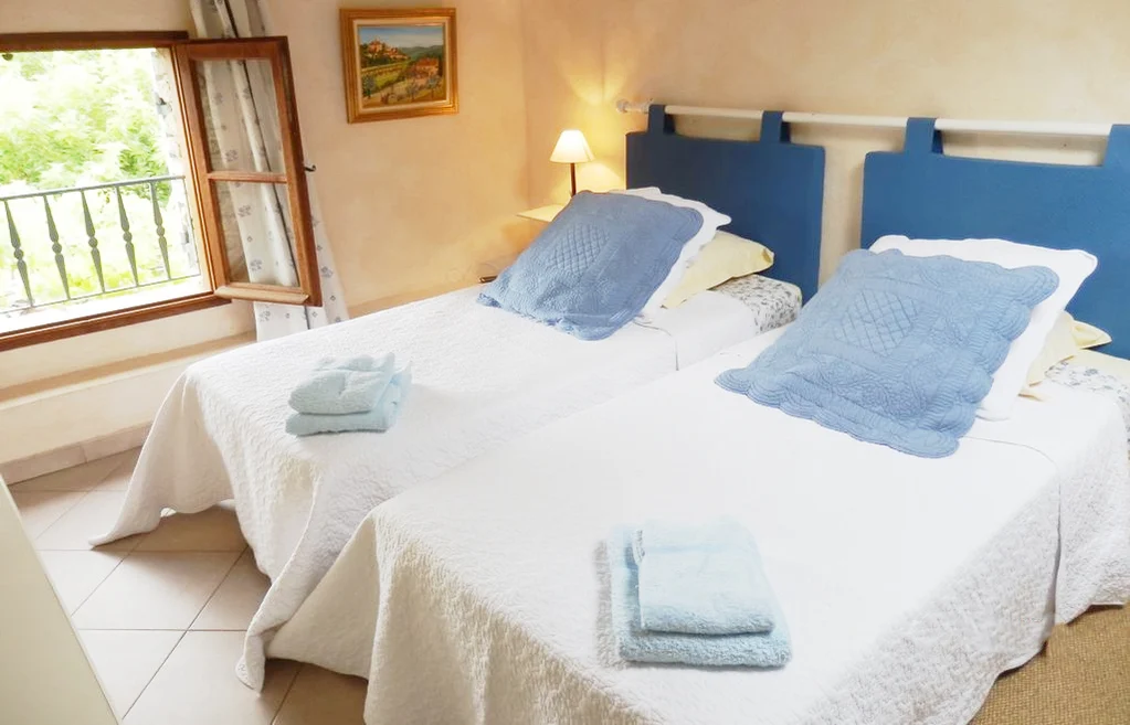 Saint Esteve Cucuron Provence Lourmarin Rent-Our-Home