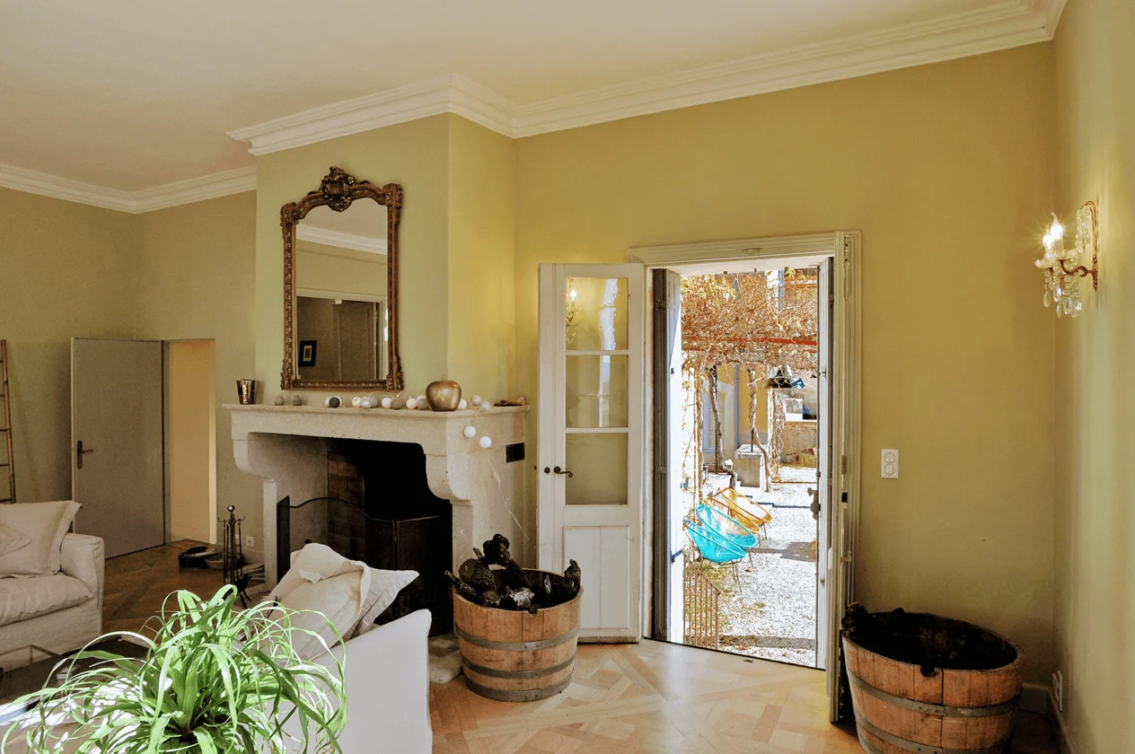 Luberon villages Provence France Rent-Our-Home rentourhomeinprovence Lourmarin Manoir de Lourmarin